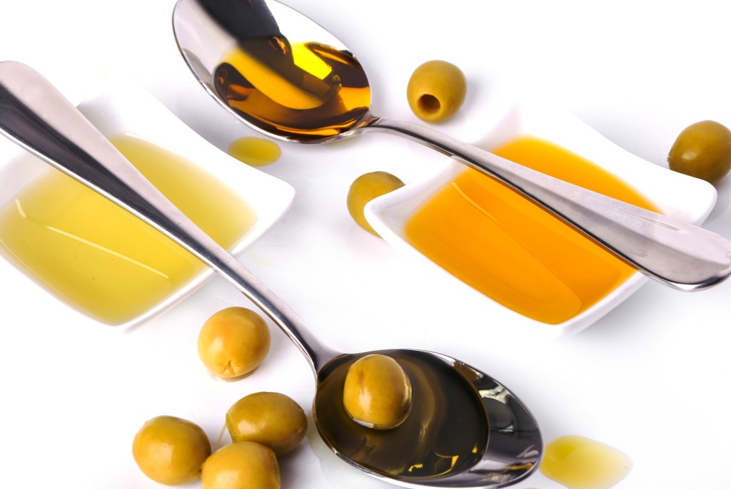 olive-oil-bowl-spoons.jpg